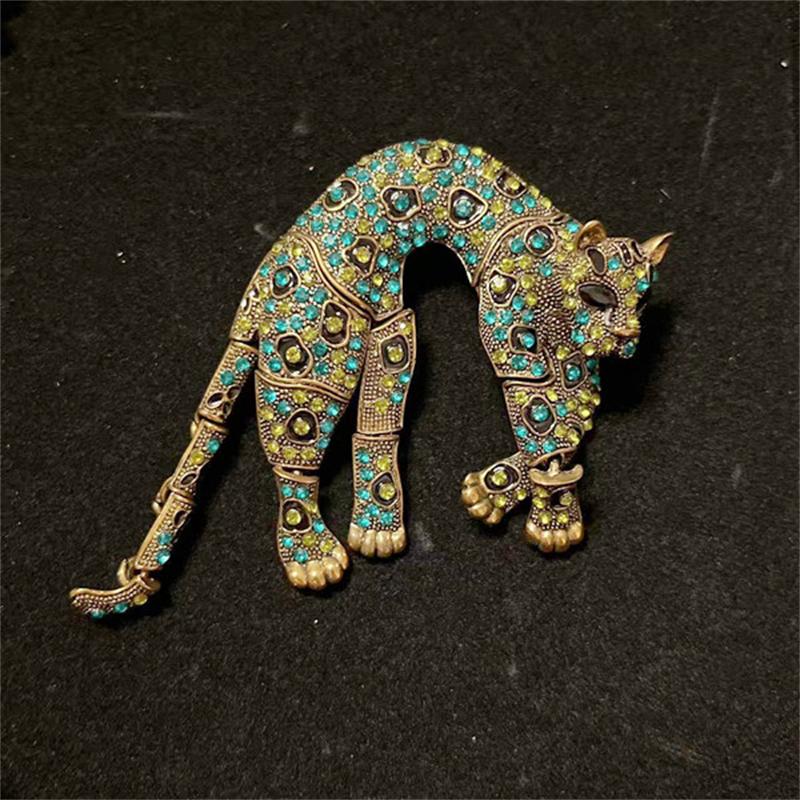 SKEDS Vintage Baroque Style Women Girls Heavy Industry Crystal Castle Tassel Brooch Badges Retro Classic Lady Suit Coat Pin Gift
