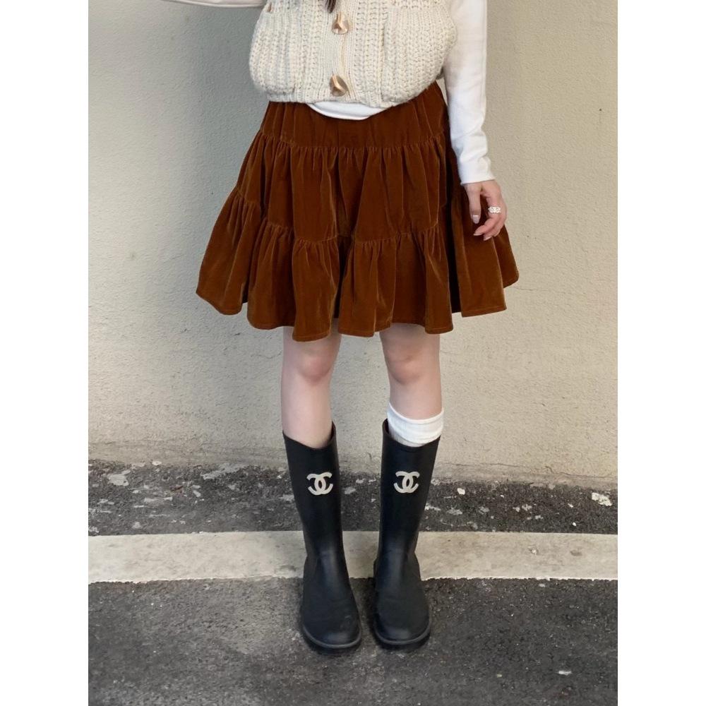 Caramel Latte ~ Korean Retro Velvet High-Waisted Chic Slimming Midi Skirt 2025 Autumn/Winter Fashion Collection Small