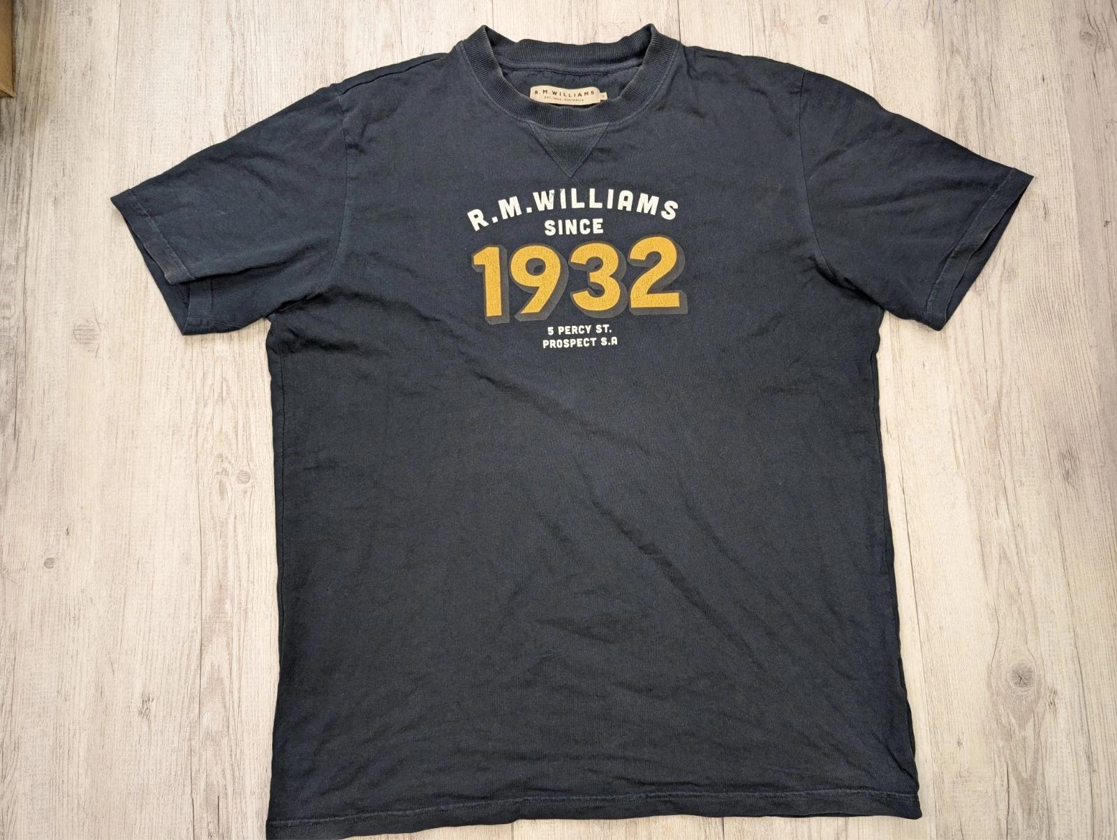 R.M. Williams Men s 100% Cotton T-shirt Mens Tees Top Size S Faded Black 1932 Preppy Graphic Tee Australia S