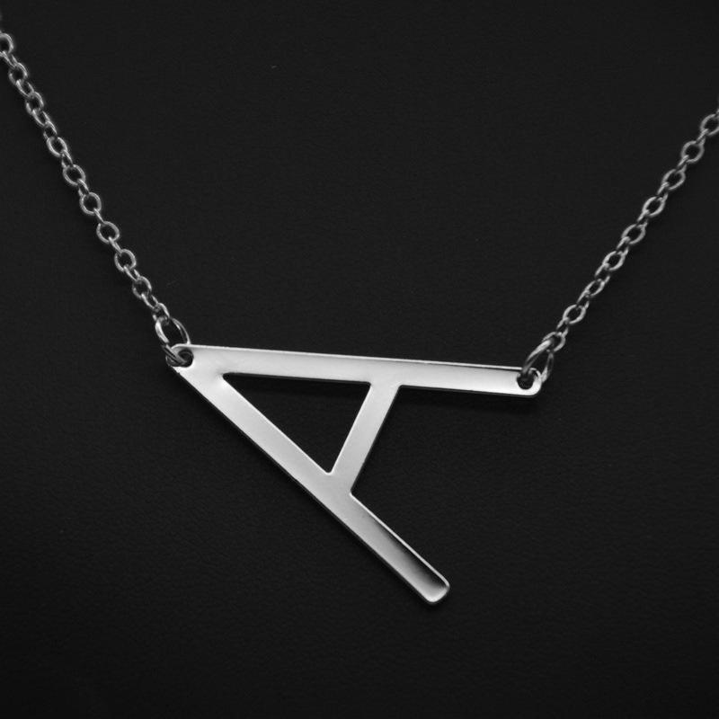 Kvinne 26 engelske bokstaver Ornament Ripple Chain Personlig brevkjede