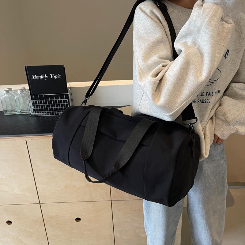 Men's and women's same luggage bags are fashionable and , lightweight and versatile when going out, portable travel bags, outdoor sports and fitness