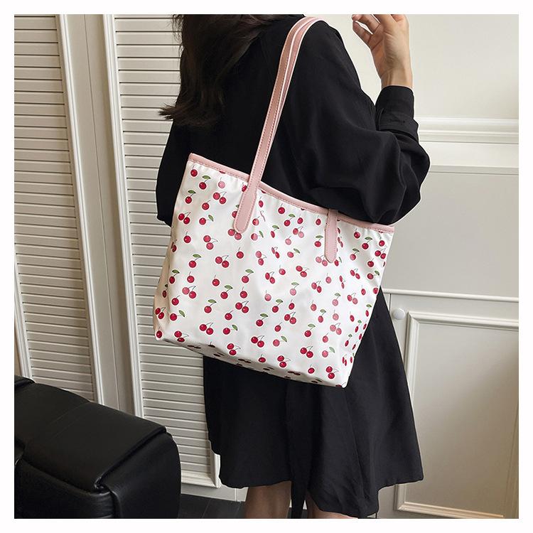 Large Capacity Printed Faux Leather Tote Bag for Women Fashionable Street Style Shoulder Purse