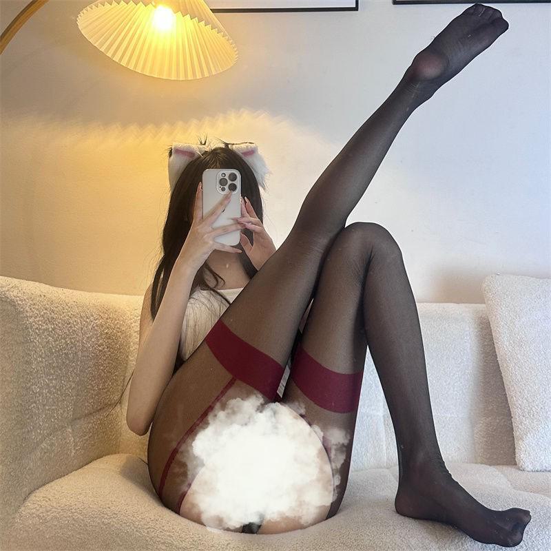 Ciorapi falși cu bretele, cu culoare contrastantă, cu crotch deschis, cu design scurt