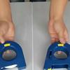Een Afplaktape Applicator Die Werkt met Tape van 25 Mm En 35 Mm Breedte, Waardoor U Gemakkelijk Strakke Rechte Lijnen Kunt Tekenen, Ideaal voor Schilderen