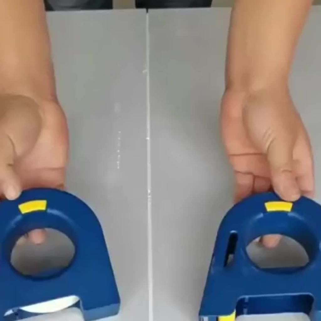 Een Afplaktape Applicator Die Werkt met Tape van 25 Mm En 35 Mm Breedte, Waardoor U Gemakkelijk Strakke Rechte Lijnen Kunt Tekenen, Ideaal voor Schilderen