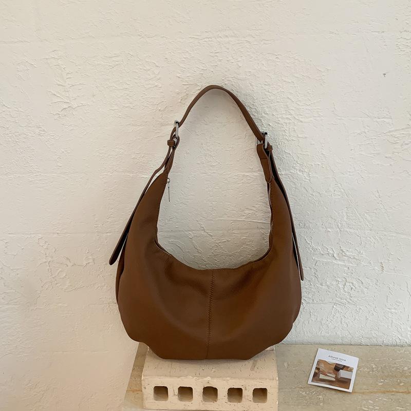 Korean Large Capacity Shoulder Bag Women Casual and Simple Crossbody Bag for Fashiable and Versatile Daily Commuting Bag