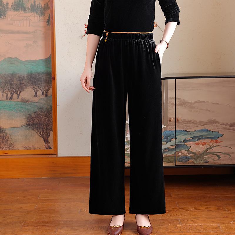 

Elegant Gold Velvet Spring Suit for Mature Women: Retro Vest & Long-Sleeve Top L (up to 105 jin)