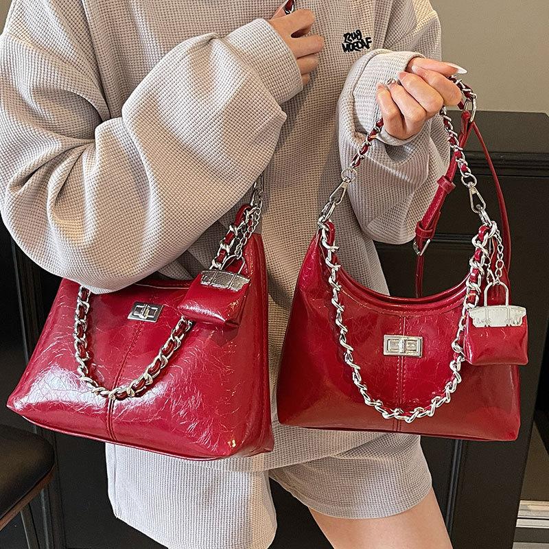 This Year, Korean Light Luxury Oil Wax Leather Chain Underarm Bag Is Popular, Femininity Commuting Advanced Sense Simple Messenger Bag