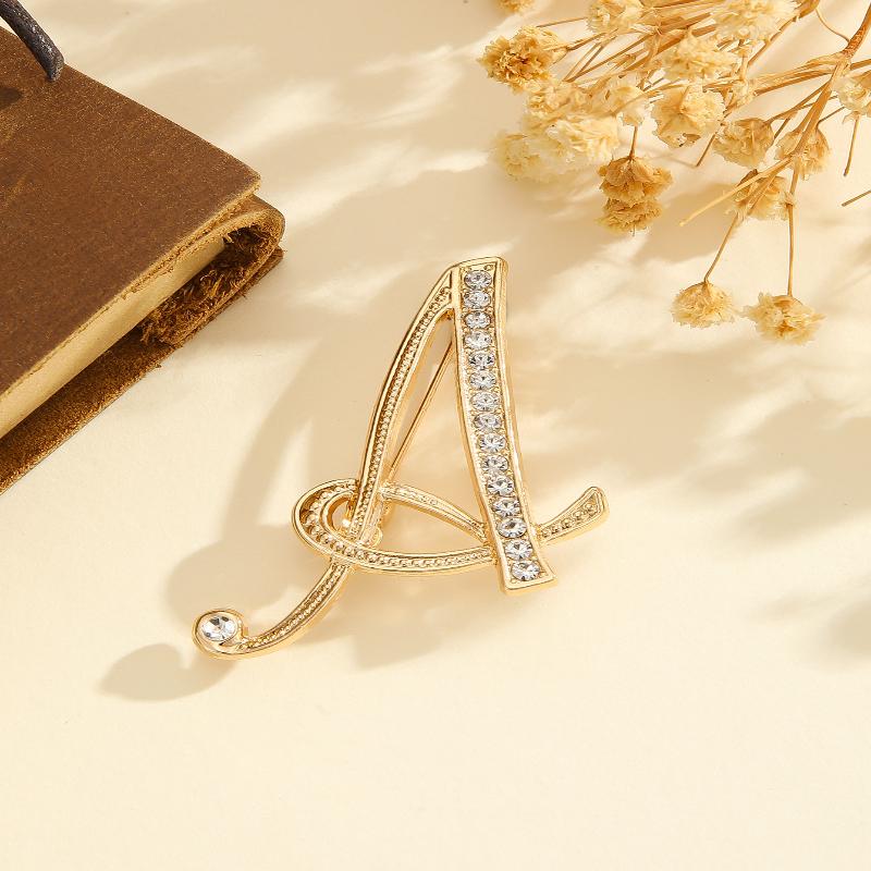 

Женская брошь в виде буквы от A до Z, стразы, кристалл, золотистый цвет, английский алфавит, металлические значки, милая брошь, ювелирные аксессуары, подарок A