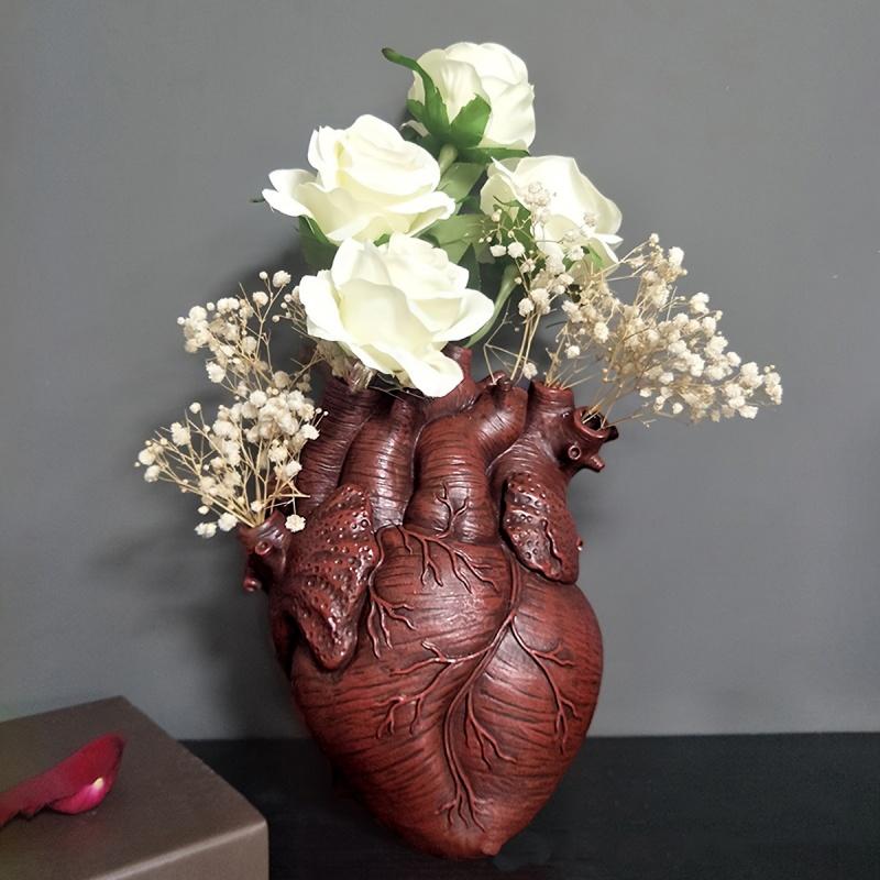 Creative Heart-Shaped Vase Art Resin Human Sculpture Flower Bottle Desktop Home Decoration Perfect for Showcasing Dried Flowers