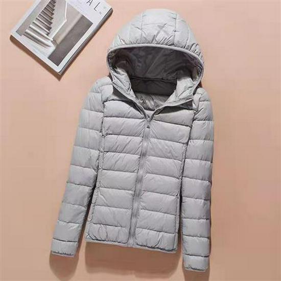 Women's Short Lightweight Padded Jacket, Korean Style, Slim-Fit, Warm Down Cotton Coat for Winter 2023