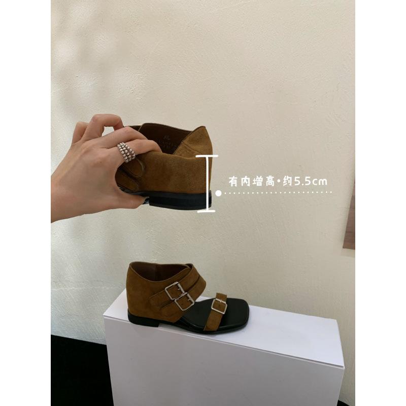 

Niche design belt buckle Roman sandals women s 2025 new inner height increase Merad retro short cool boots women 39