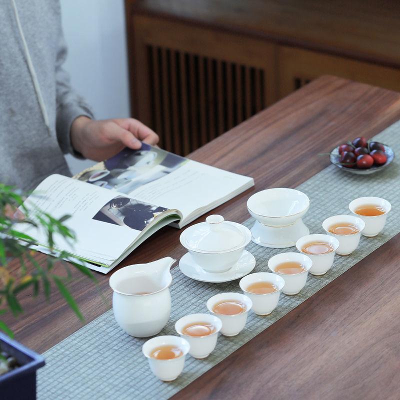 Skopový tuk Jade bílý porcelánový čajový šálek Čínský čajový set kung-fu Keramický mistrovský šálek obrys ve zlatém šálku pro domácnost voda