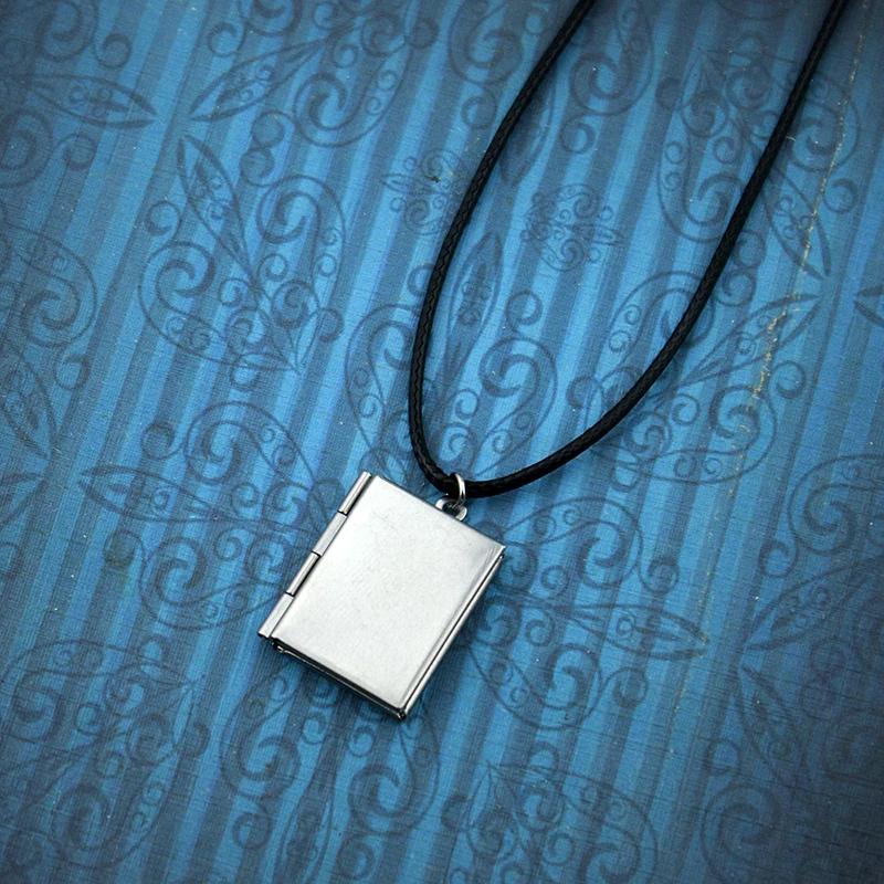 

Anime Character Todo Aoi Cosplay Necklace Metal Book Can Open Photo Frames Pendant Necklaces for Women Men Jewelry Gift