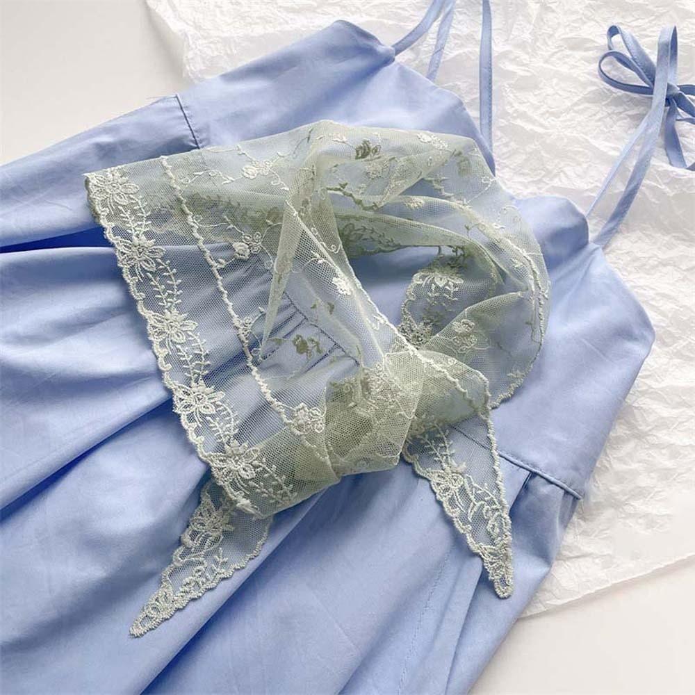 Foulard a Triangolo in Pizzo Traspirante Protezione Solare Leggero Sottile Fascia con Fiori Ricamati Sciarpe Stile Pastorale Sciarpa da Testa in Ramia