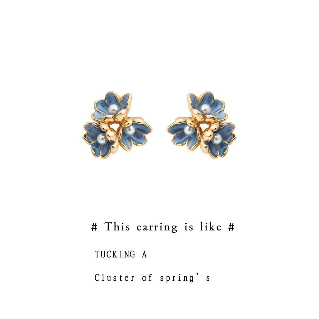 Female Niche Flower Earrings 1 pair