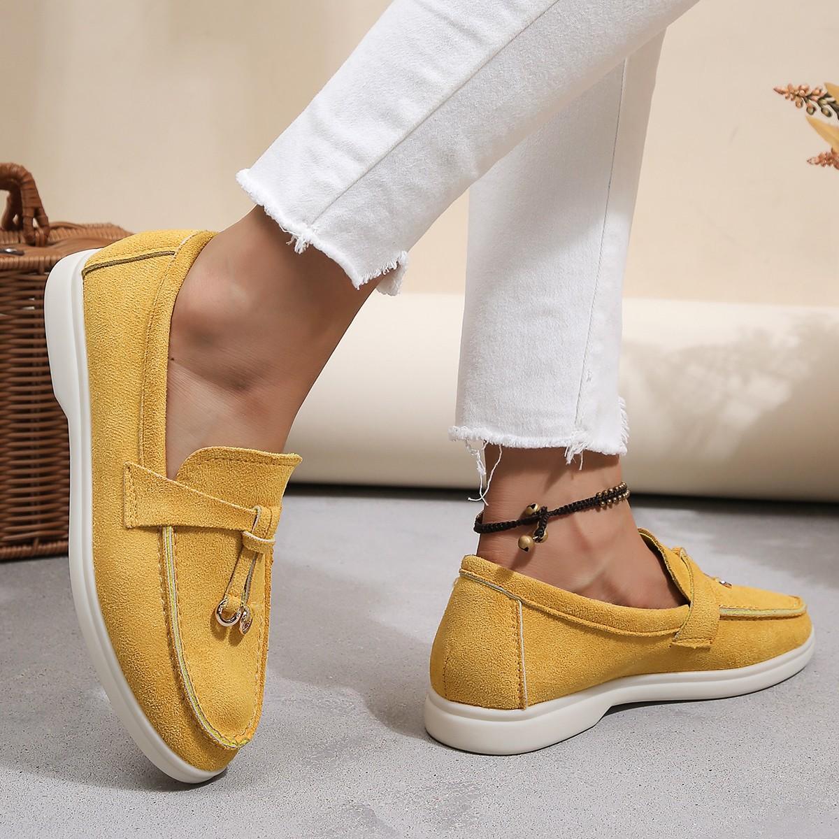 

Large size single shoes women s 2025 four-season new women s shoes flat-soled casual shoes women s one-pedal small fragrant loafers 43 жовтий