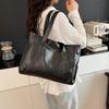 High-End Retro Tote Bag: Stylish, Large Capacity Shoulder Handbag for Commuting