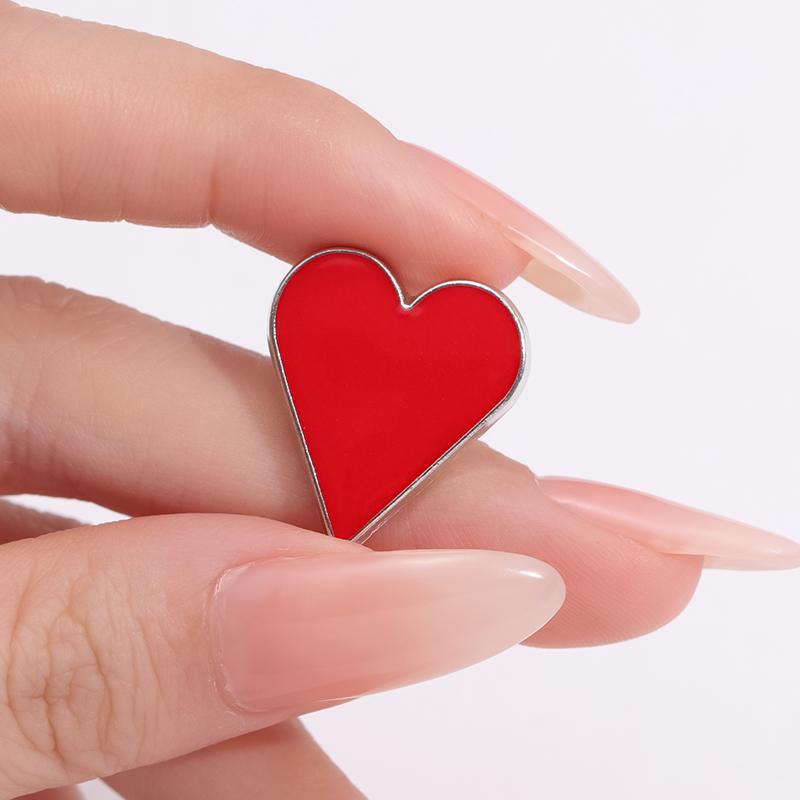 Playing Cards Enamel Pins Custom Poker King Queen Spade Heart Club Brooches Lapel Badges Punk Jewelry Gift for Kids Friends