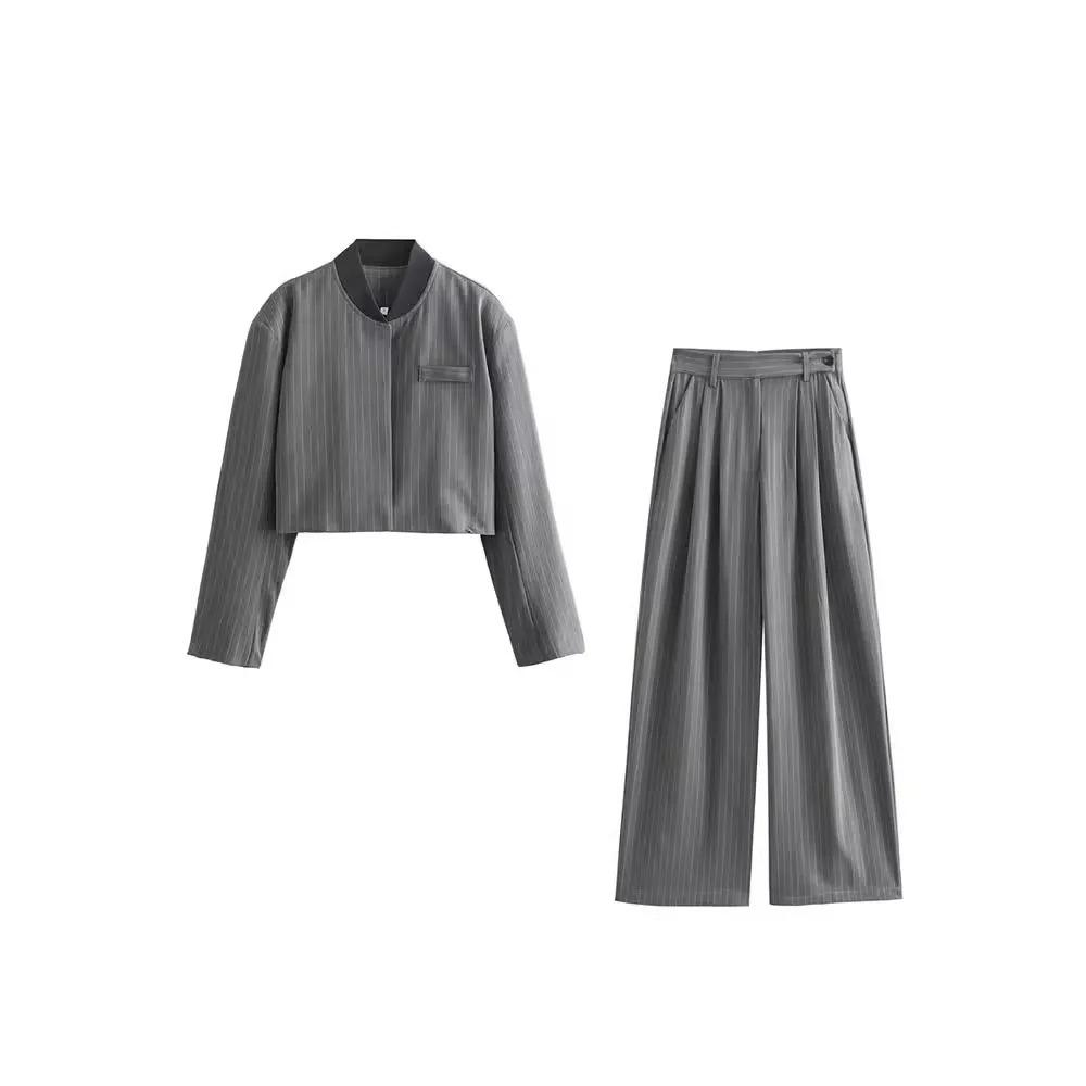 Женский комплект из полосатого пиджака и топа — фото 6