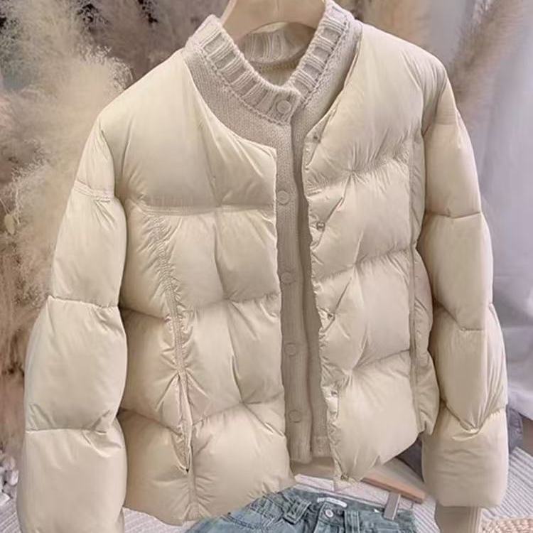 Fake two-piece knitted splicing padded jacket, bread jacket, and schoolgirl padded jacket. The new thickened waxy jiji padded jacket in winter.