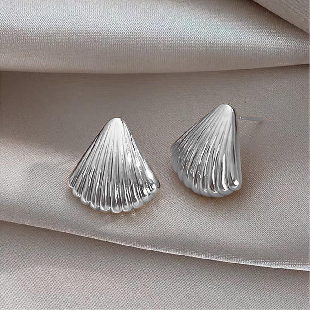 

Элегантные полые серебряные серьги Silver Needle - Изысканные, Ретро, Легкая роскошь, Высококачественные женские украшения