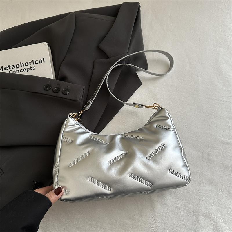 

Летняя новая дизайнерская сумочка женская универсальная нишевая сумка через плечо для поездок на работу модная сумка под мышкой серебряный