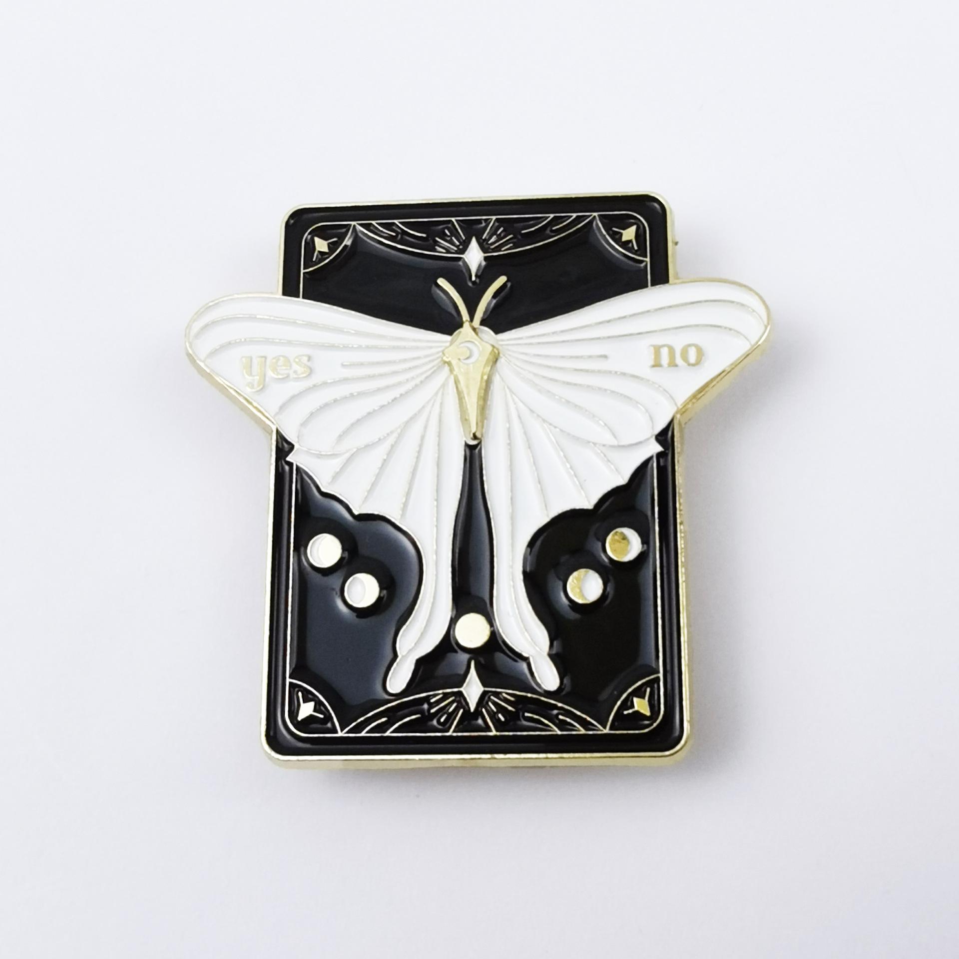 Colorful Rotatable Moth Brooch - Versatile Cartoon Alloy Badge