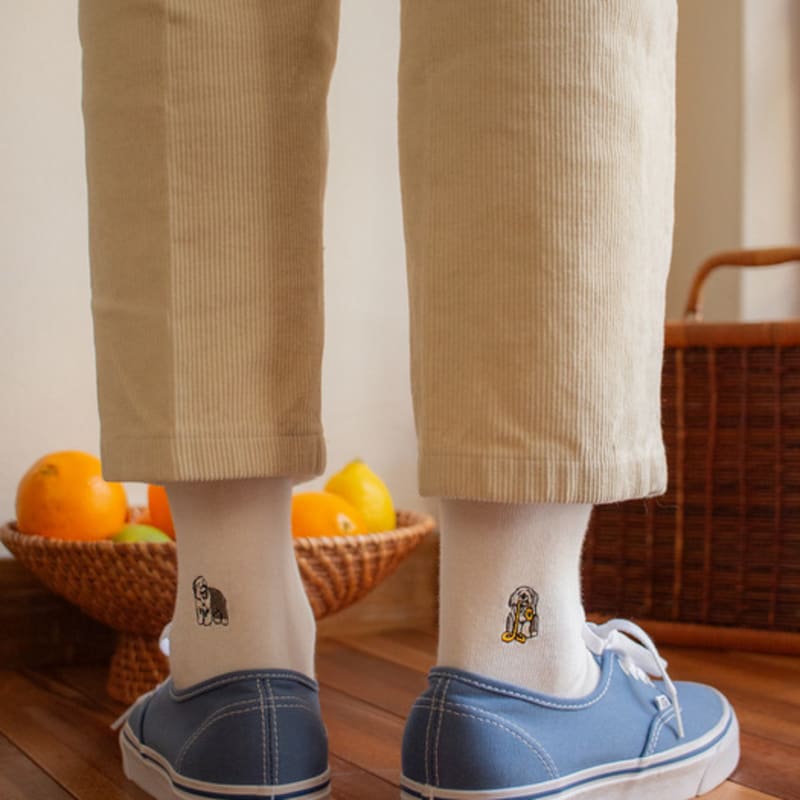 SNOOZY Sheepdog Puppy Embroidered Socks (White Gray)