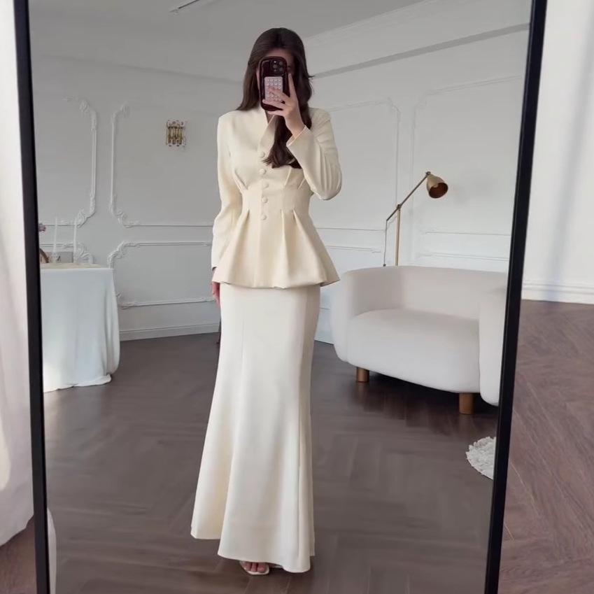 2025 Stylish European & American Women's Long Sleeve Buttoned Waist Slimming Dress