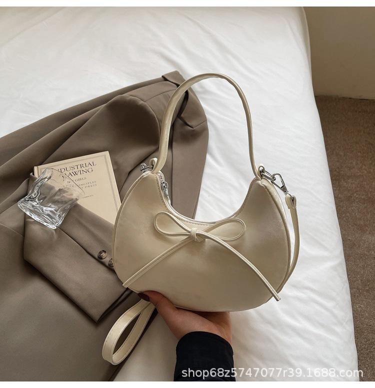 Underarm bag women's 2025 new messenger bag high sense popular casual versatile shoulder bag spring crescent bag