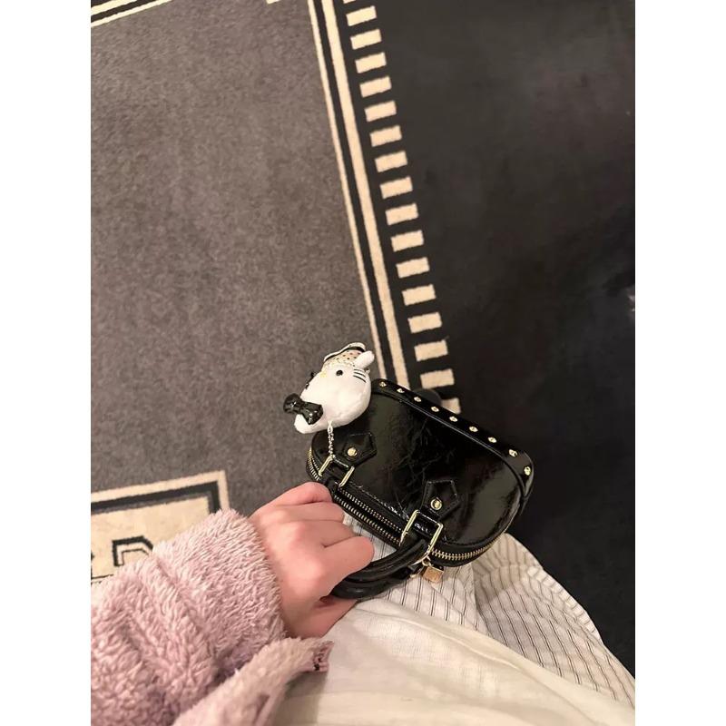 2 New niche design high-end champagne thousand gold rivets portable shell small bag fashionable single shoulder oblique span bag