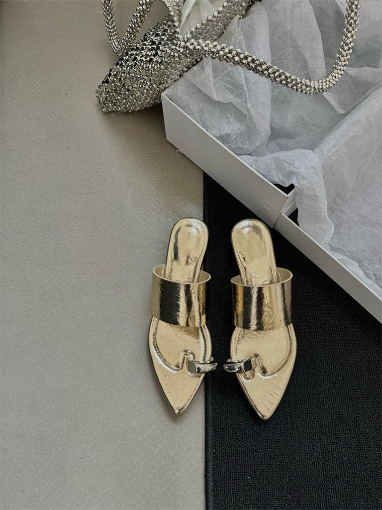 French retro toe slippers women's summer wear 2025 new pointed niche one-word drag toe metal buckle sandals