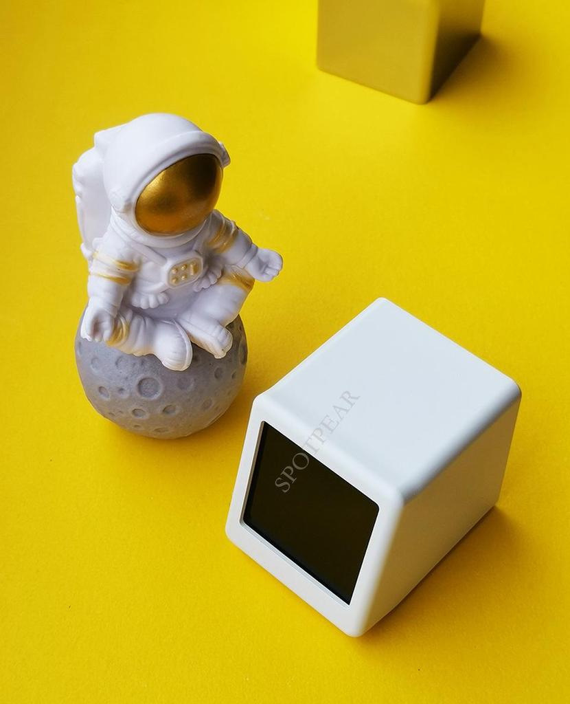 1.54" LCD WiFi Weather Clock - Innovative Black Tech Desktop Display