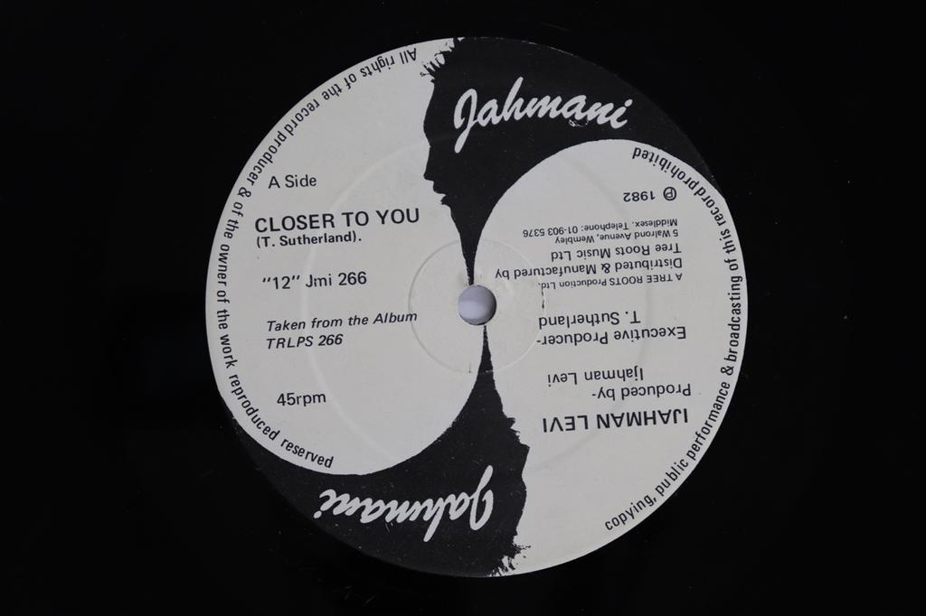 12inch Record IJAHMAN LEVI - Closer To You / Praises In Strange  JMI266 JAHMANI 1982 UK Reggae, Ska & Dub Used