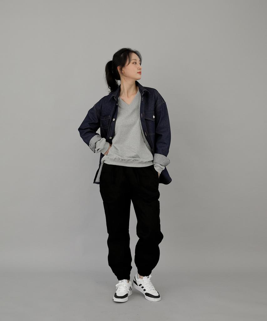 Seinteukeulu Bold V-Neck Sweatshirt Bvn-801 Gray