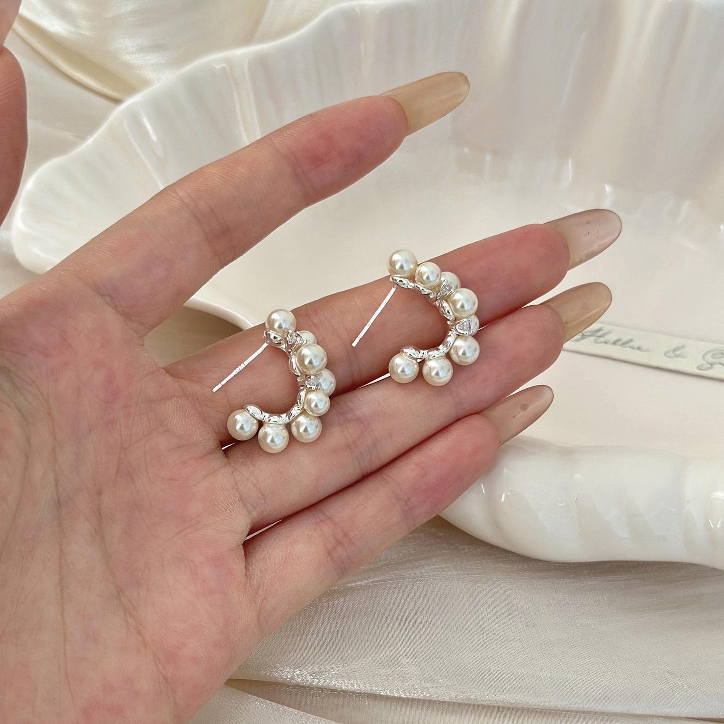 

Женские нишевые серьги-полумесяцы на осень и зиму 1 pair of earrings жемчужина белый