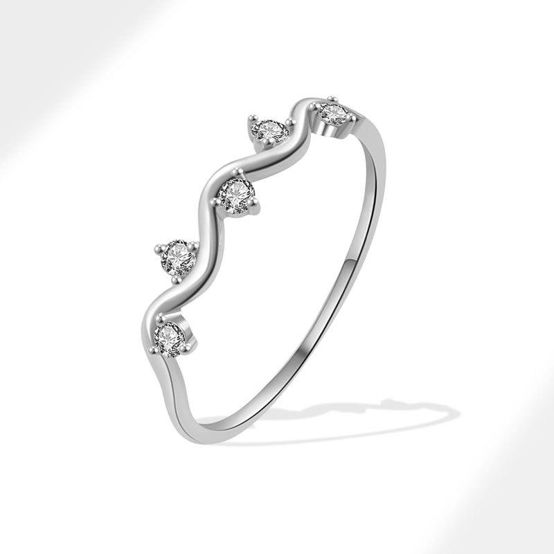 Neuer gewellter kleiner Ring, einfacher und modischer Zehenring, Zirkonring für den kleinen Finger.