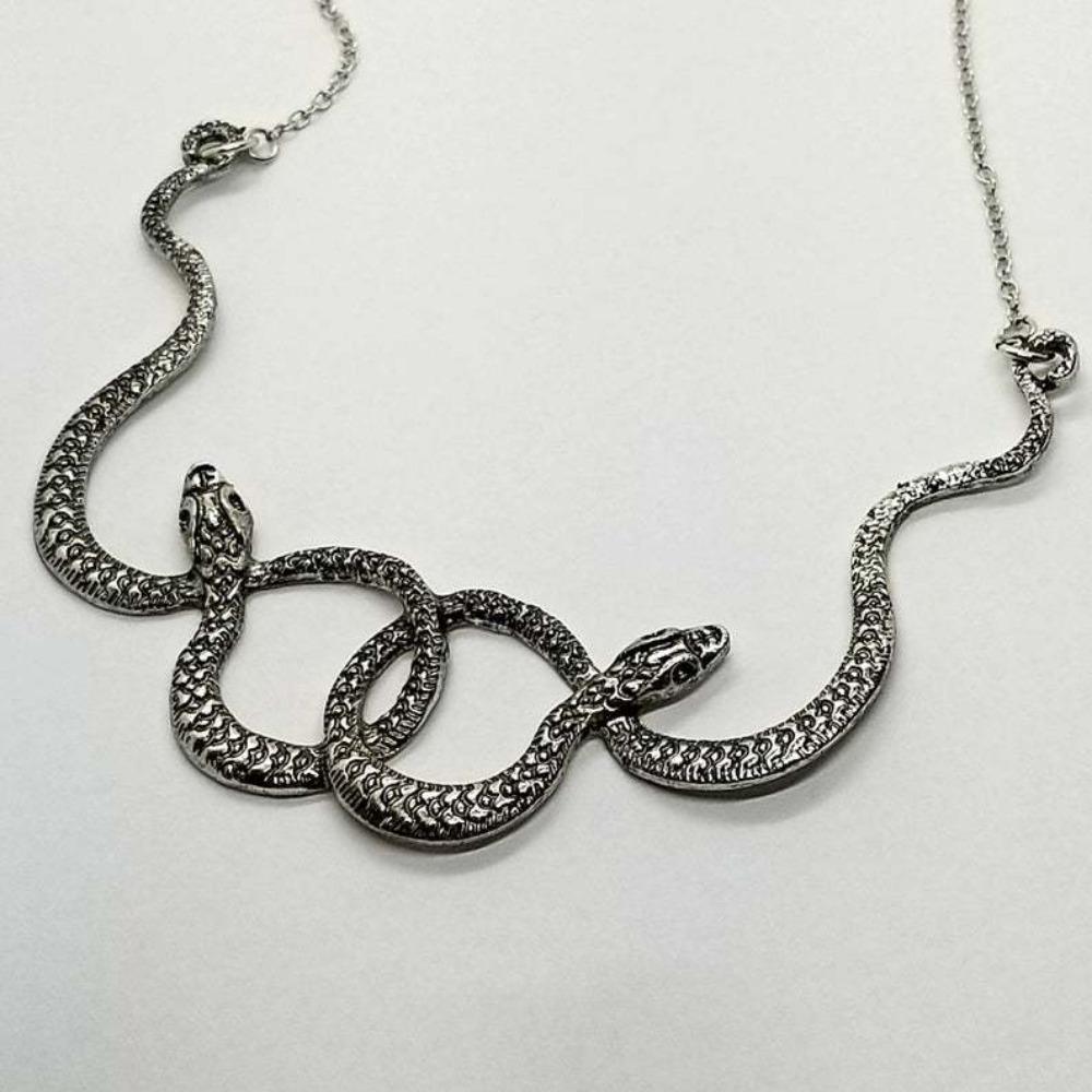Creative Gothic Ancient Silver Medusa Two Snakes Entwined Necklace for Women Me Halloween Personality Trend Witch Jewelry Gifts