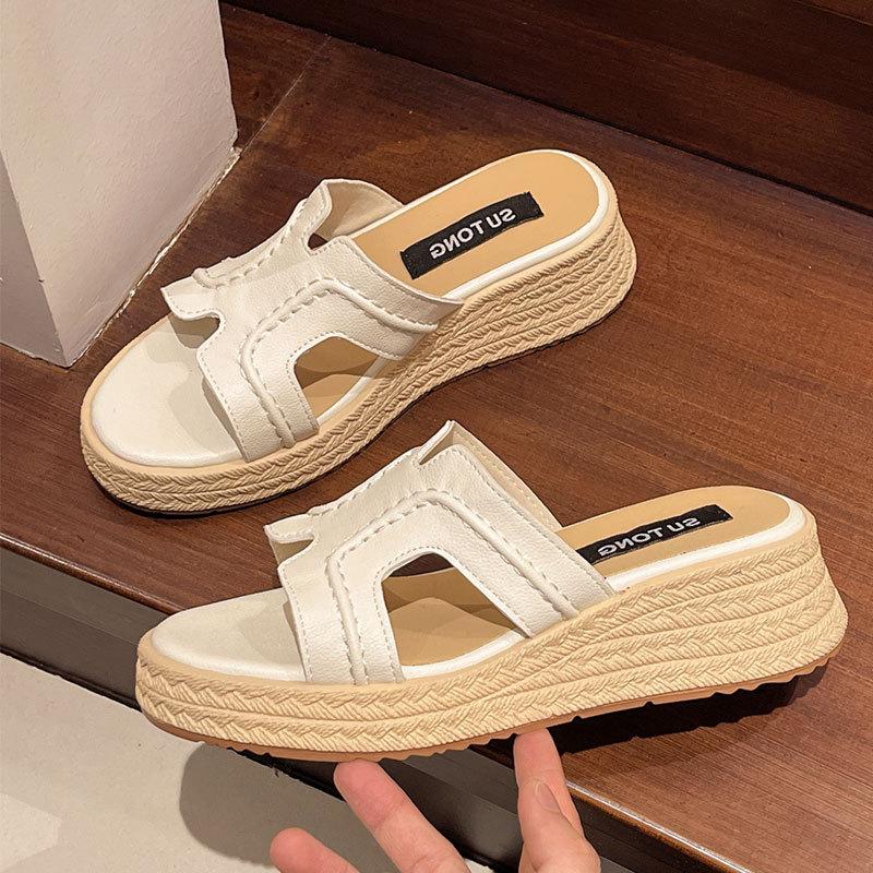 Straw Thick-soled Cool Slippers for Women's Summer Wear 2025 New Small Muffin Wedge Sandals with Skirts