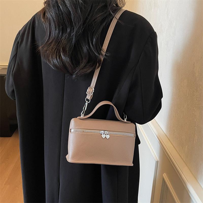 Minimalist Crossbody Bag For Women With Synthetic Leather And Zipper Closure For Daily Use