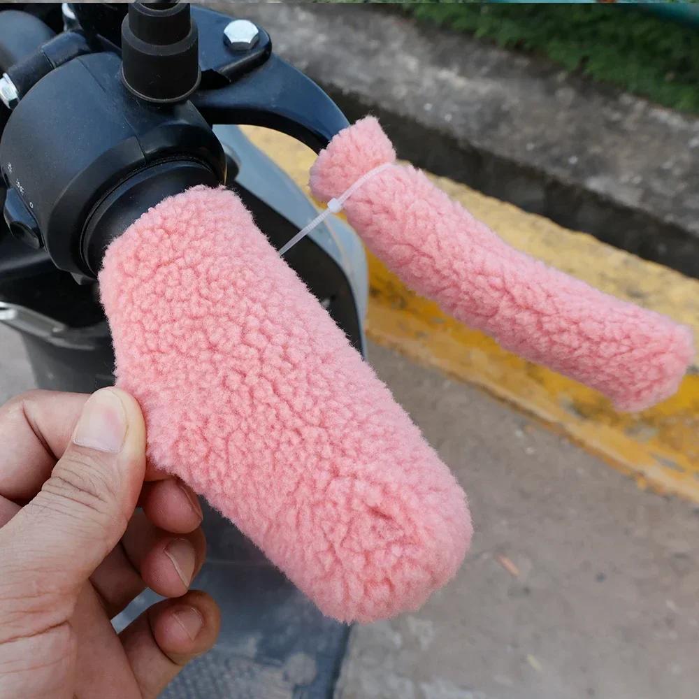 Motorcycle Grip Covers Plush Winter Warm Universal Electric Tricycle Plush Winter Handlebar Covers Sleeves Motorcycle Accessorie