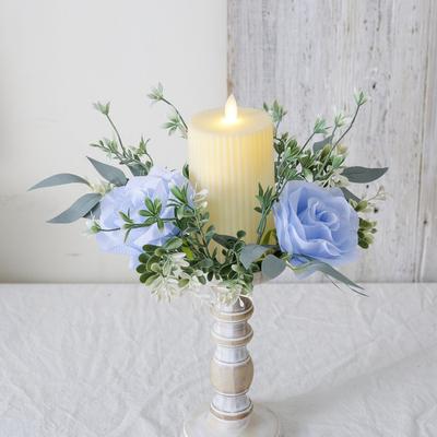 Künstlicher Rosen-Kerzenring Säulenkerzen Grünzeug Blumenkranz Saisonaler Kerzenring für Hochzeits-Mittelstück Feiertagsdekoration