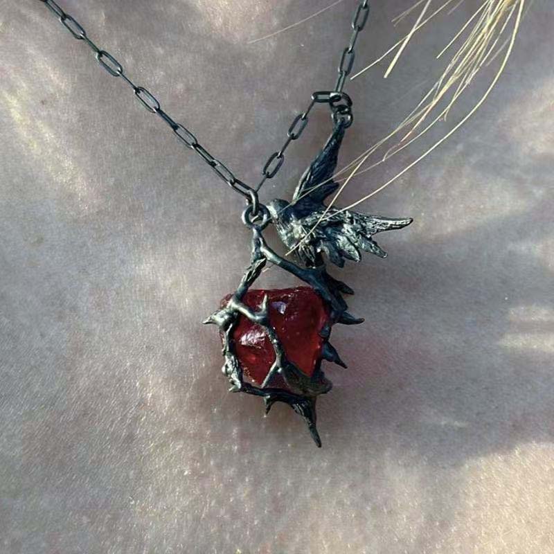 Punk Red Crystal Crow Pendant Necklace For Women Men Gothic Creative Animal Clavicle Chain Necklace Aestethic Jewelry Gift