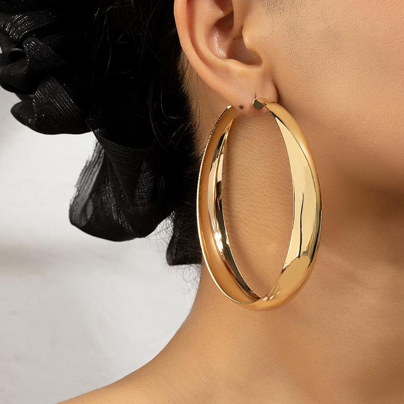 Large Circular Earrings for Women: European & American Design, Exaggerated Style, Trendy 'Ins' Cold Fashion