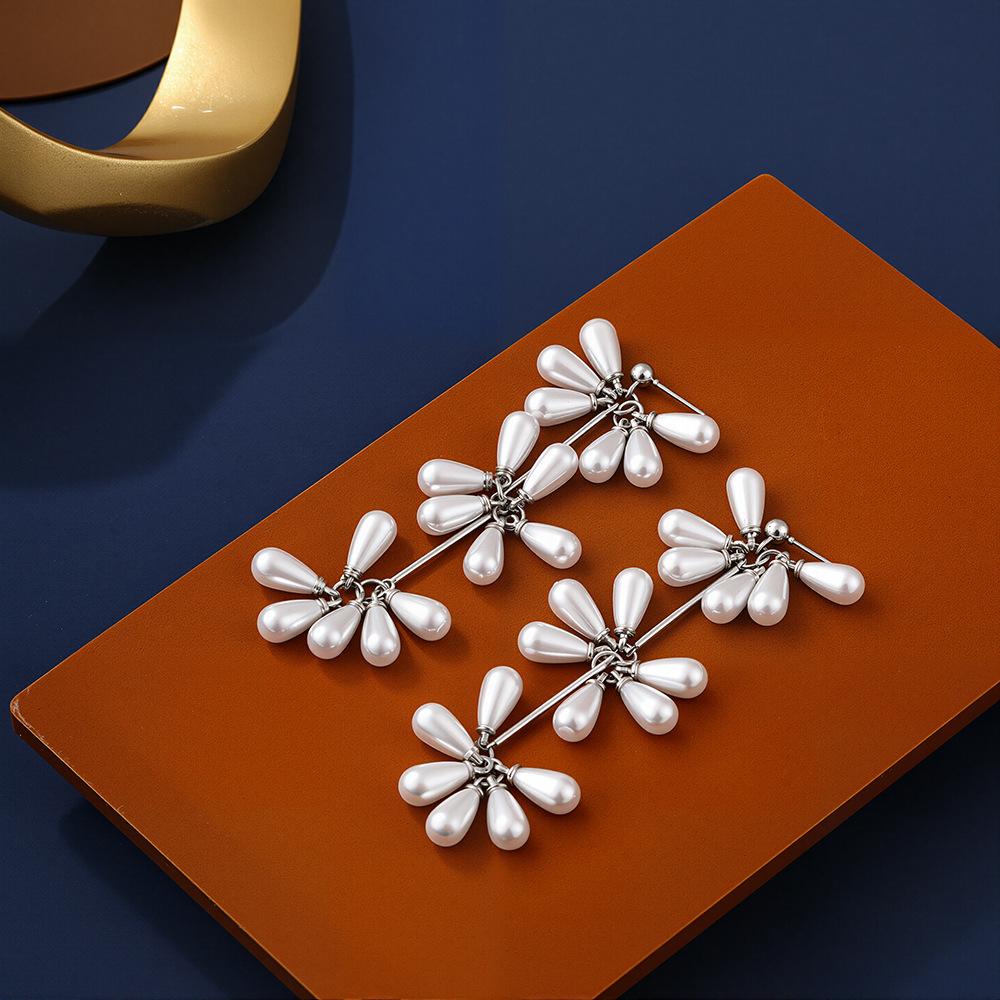 Light Luxury French Water Drop Imitation Pearl Flower Fringed Earrings Women'S Fashion Exquisite Elegant Niche Long Earrings