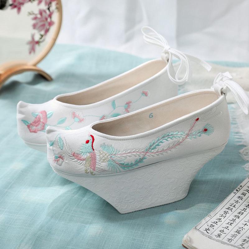 

Qing Dynasty Noble Consort Court Opera Platform Shoes 37