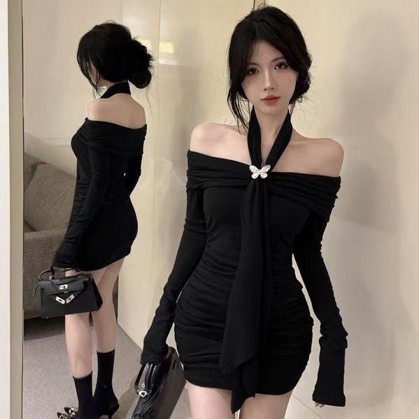 One-Shoulder Lavender Halter Dress - Trendy Autumn/Winter Hip-Hugging Style with Long Sleeves.