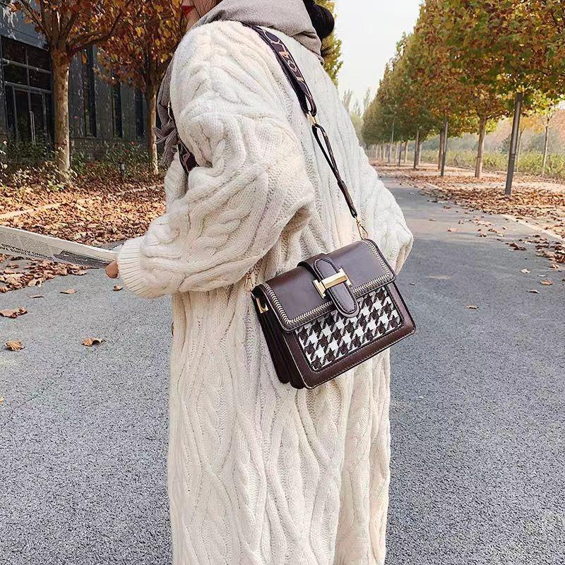 Premium broadband woolen small bag women's bag versatile popular new trendy shoulder versatile messenger small square bag