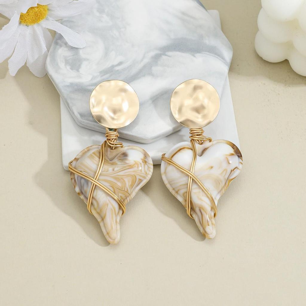 Vintage Heart Earrings: Stylish Light Luxury European & American Design with Off-white Brown Heart-shaped Studs